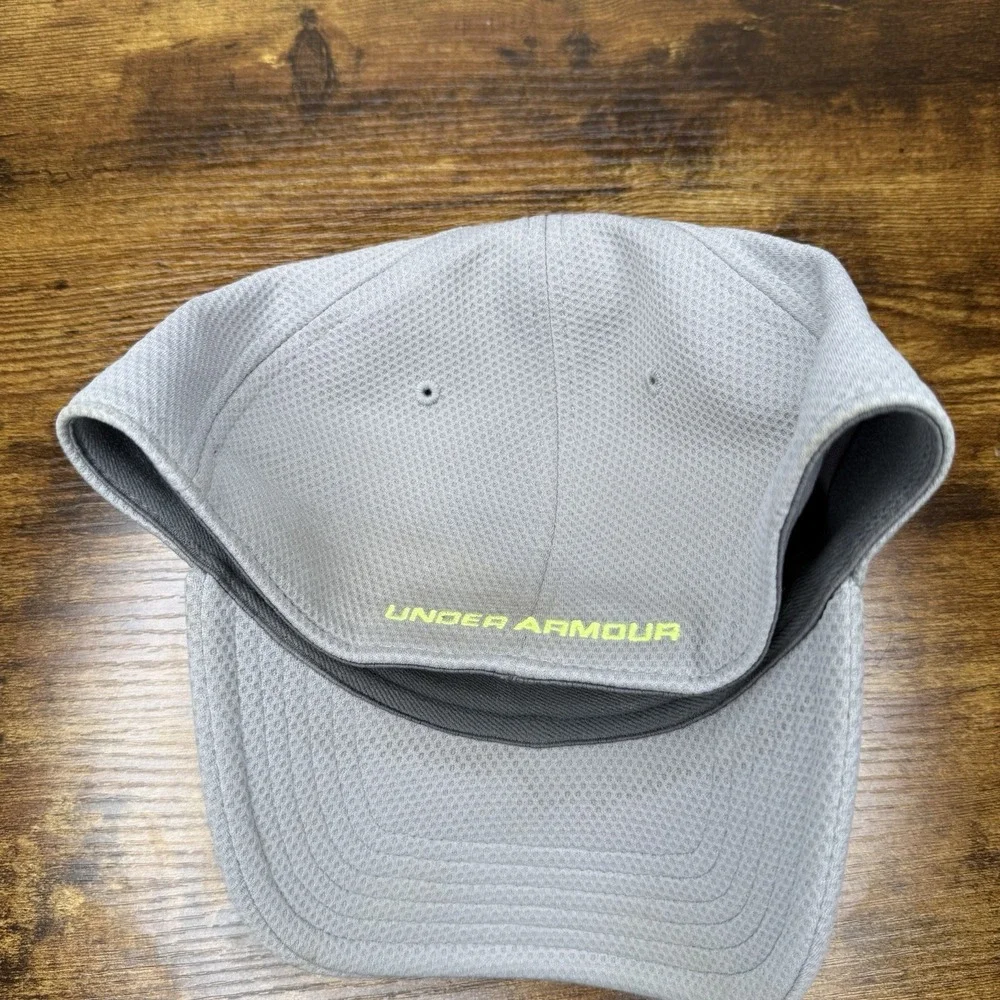 Under Armour Blitzing Gray Neon Stretch Fit Hat Cap UA Classic Golf L/XL